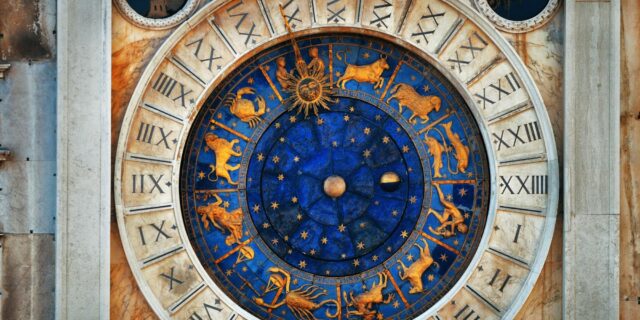 Qu’est-ce qui différencie l’horoscope de la tarologie ?