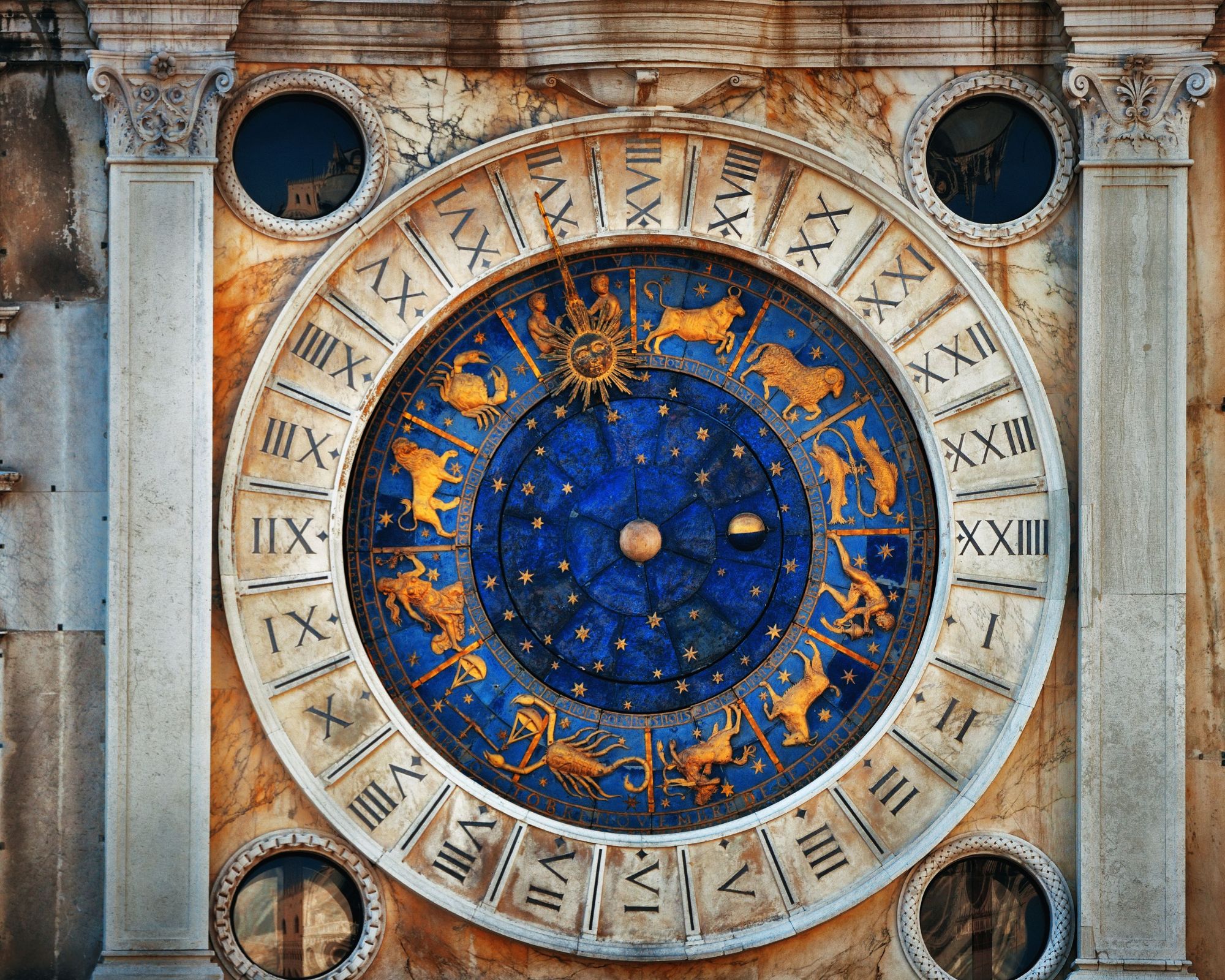 L'horoscope et la tarologie sont deux disciplines étroitement liées